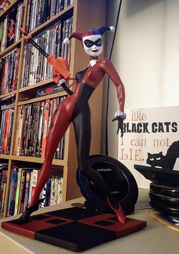 DIAMOND SELECT TOYS DC Premier Collection: Batman The Animated